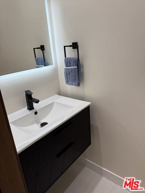 Tiny photo for 7627 Encino Avenue, Northridge, CA 91325 (MLS # 25602299)