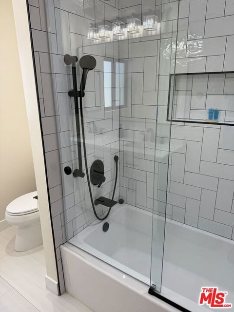 Tiny photo for 7627 Encino Avenue, Northridge, CA 91325 (MLS # 25602299)