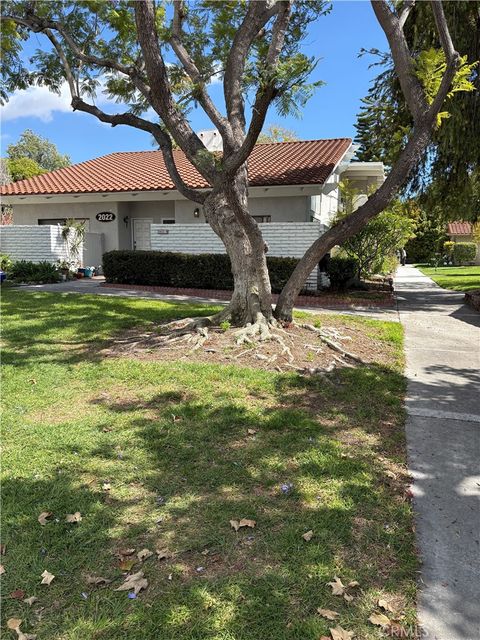 Photo of 2022 Via mariposa E #B, Laguna Woods, CA 92637 (MLS # OC26117143)