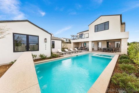 2910 Highland Dr. Carlsbad CA 92008