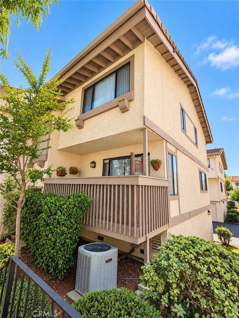 Photo of 26009 Alizia Canyon DR #E, Calabasas, CA 91302 (MLS # SR26214500)