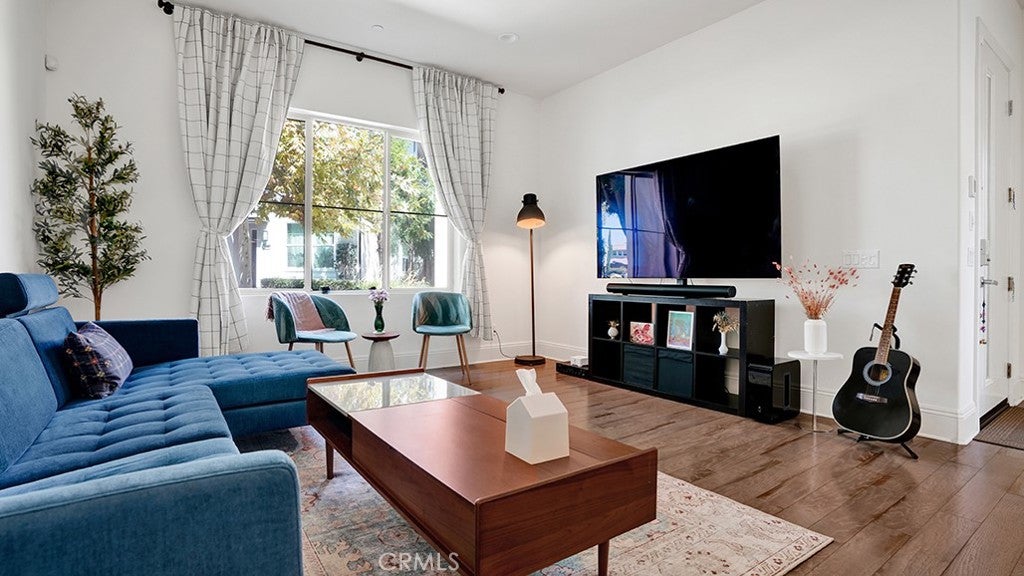 111 Frame, Irvine CA 92618 - Photo 7