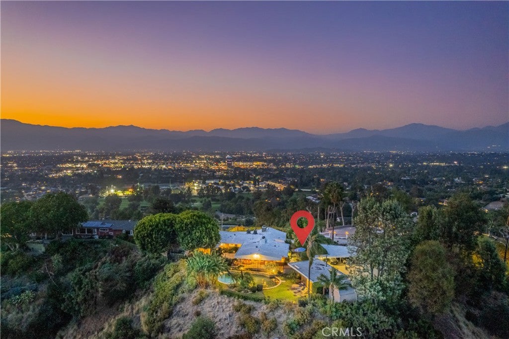 2904 Far View