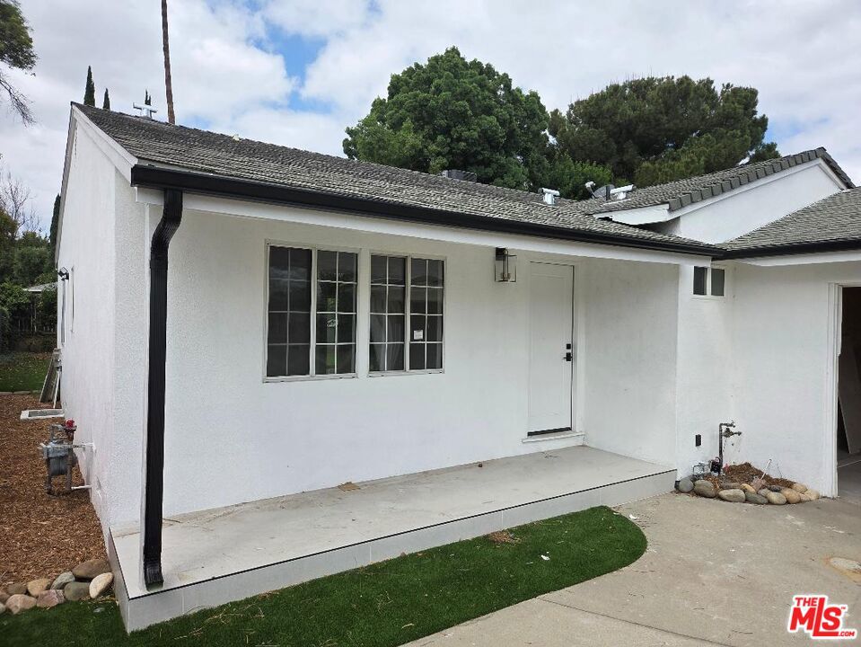 8519 Yolanda Avenue