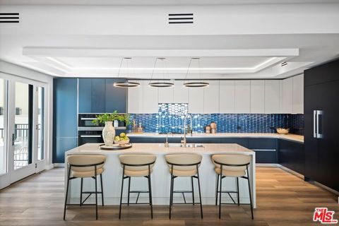 Photo of 160 N La Peer Drive #205, Beverly Hills, CA 90211 (MLS # 25613155)