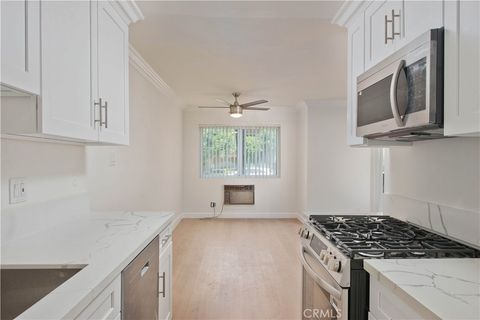 Photo of 5415 Newcastle Avenue #18, Encino, CA 91316 (MLS # SR25181841)