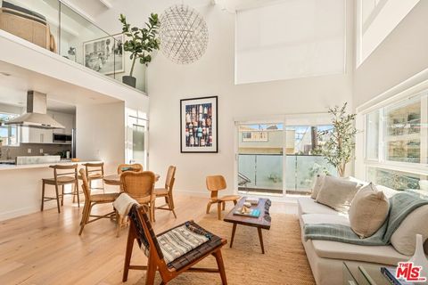 Photo of 14 Reef Street #4, Marina Del Rey, CA 90292 (MLS # 25574111)