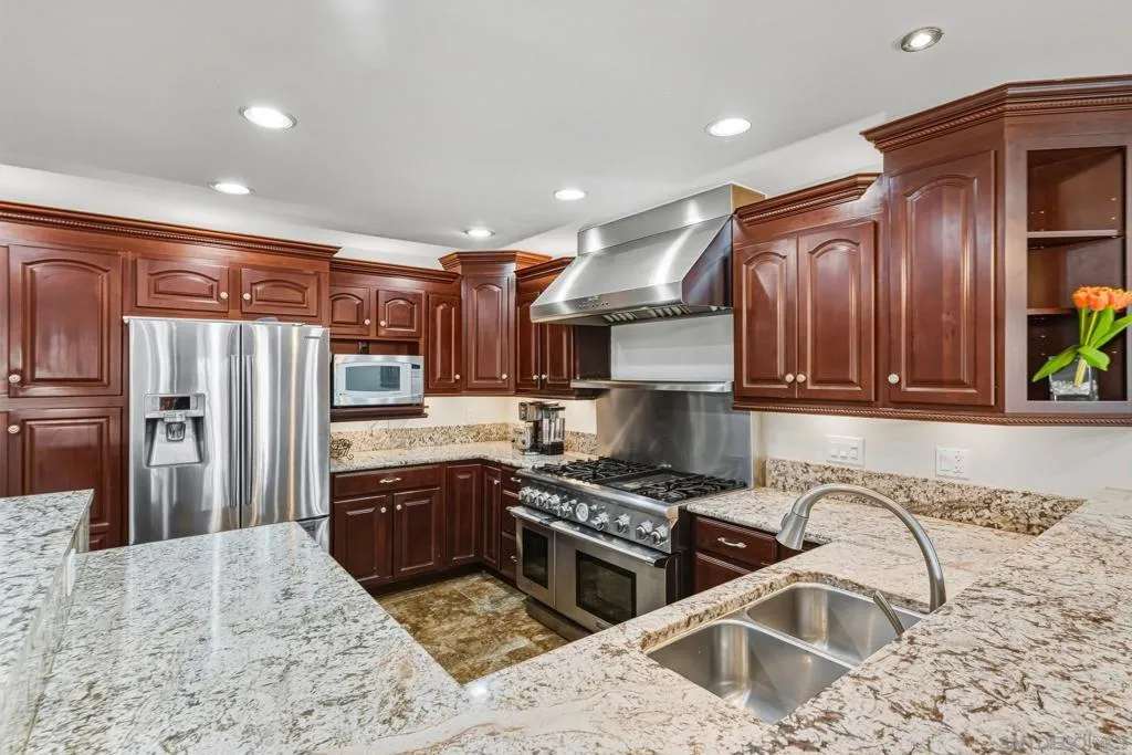 San Diego, California 92114, United States, 3 Bedrooms Bedrooms, ,2 BathroomsBathrooms,Residential,Active,251793