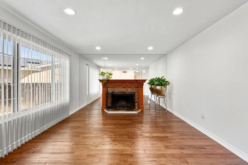 San Diego, California 92114, United States, 3 Bedrooms Bedrooms, ,2 BathroomsBathrooms,Residential,Active,251793