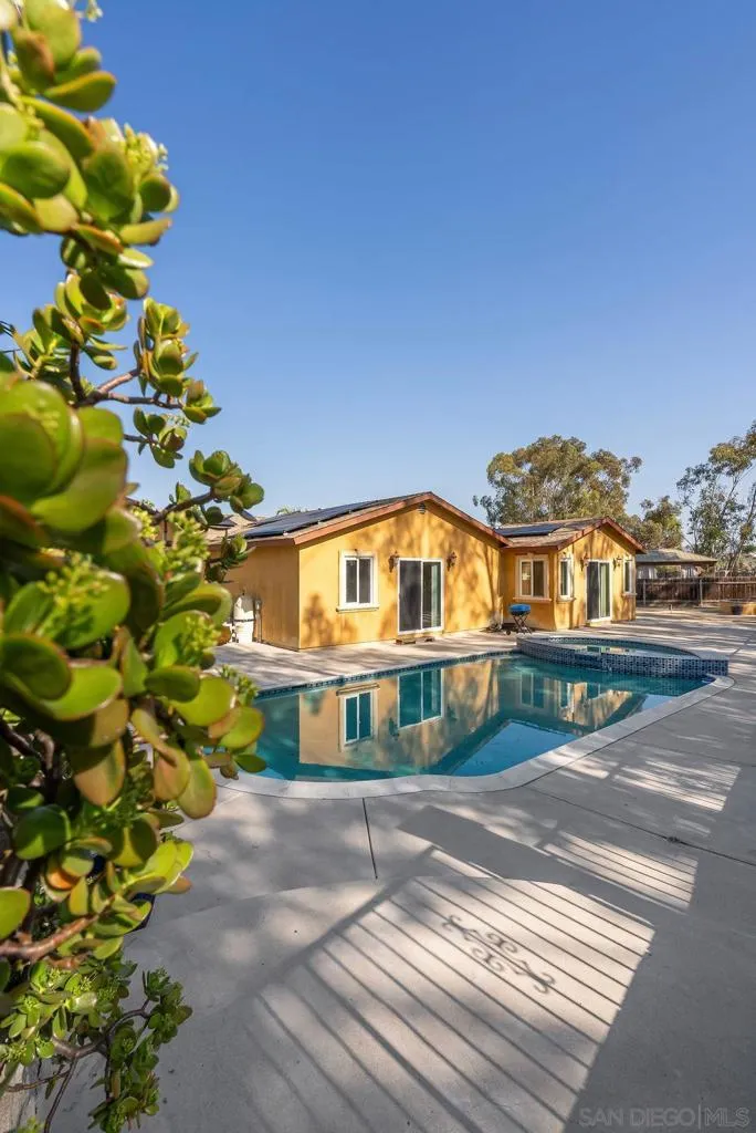 San Diego, California 92114, United States, 3 Bedrooms Bedrooms, ,2 BathroomsBathrooms,Residential,Active,251793