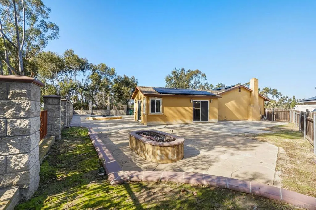 San Diego, California 92114, United States, 3 Bedrooms Bedrooms, ,2 BathroomsBathrooms,Residential,Active,251793