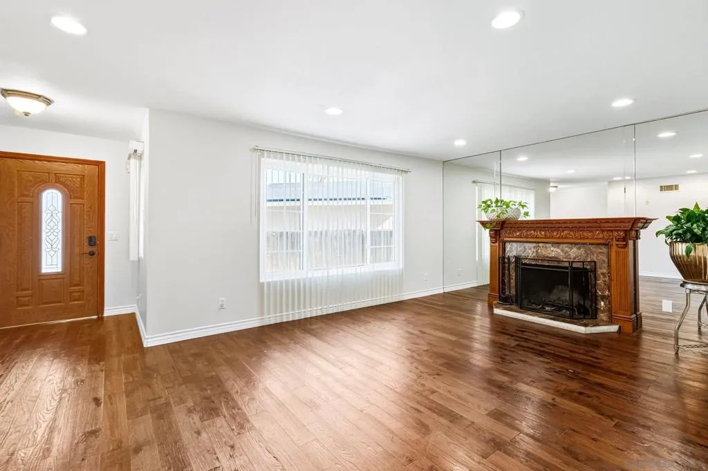 San Diego, California 92114, United States, 3 Bedrooms Bedrooms, ,2 BathroomsBathrooms,Residential,Active,251793