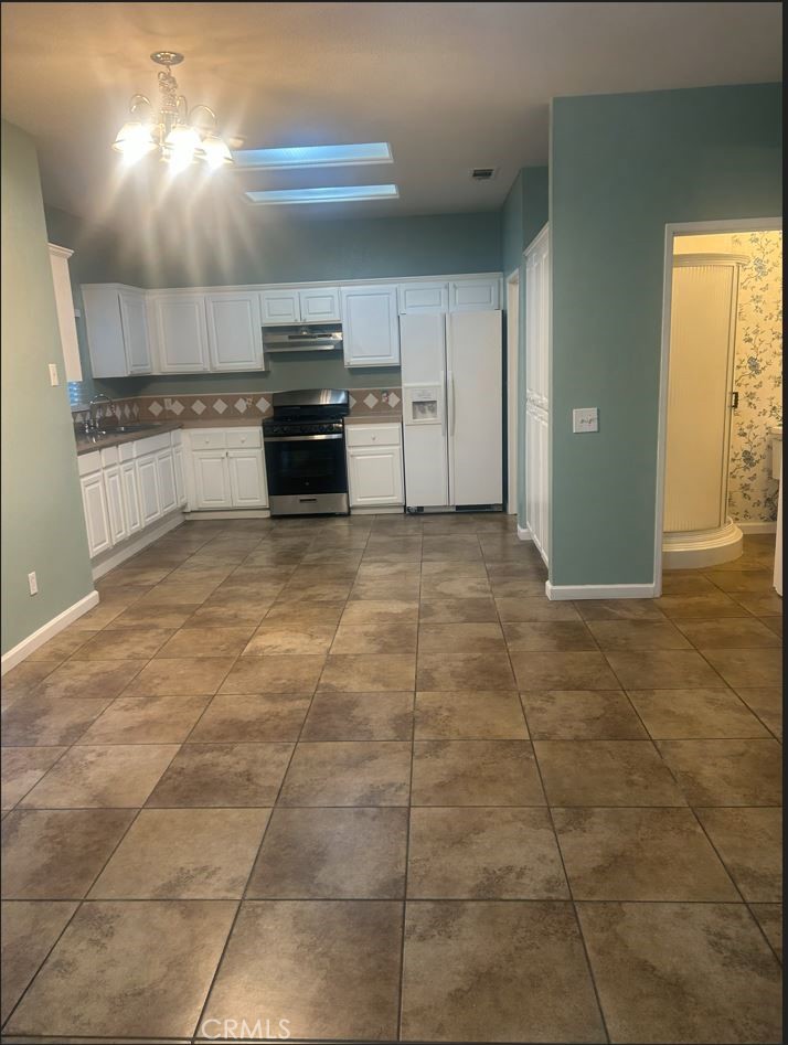 14727 Honeysuckle Street