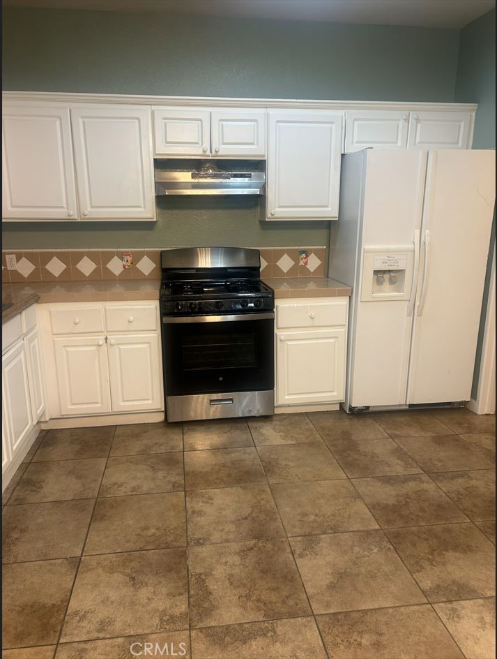 14727 Honeysuckle Street