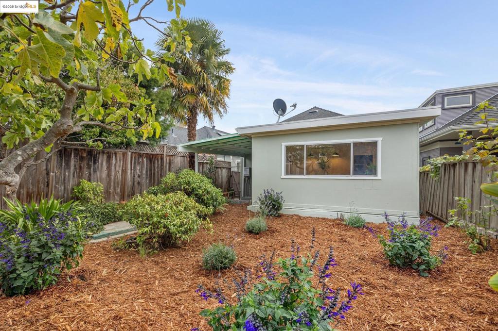 PIEDMONT AVENUE - Residential