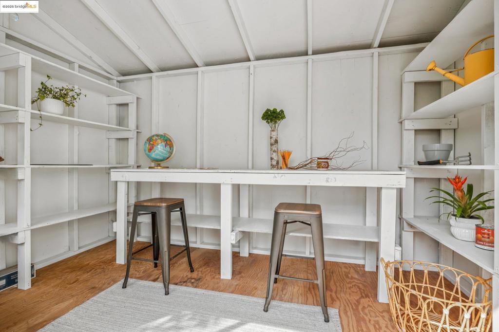 PIEDMONT AVENUE - Residential