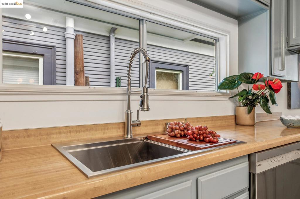 PIEDMONT AVENUE - Residential