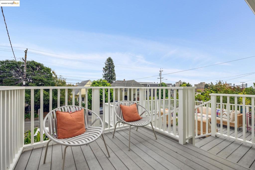 PIEDMONT AVENUE - Residential