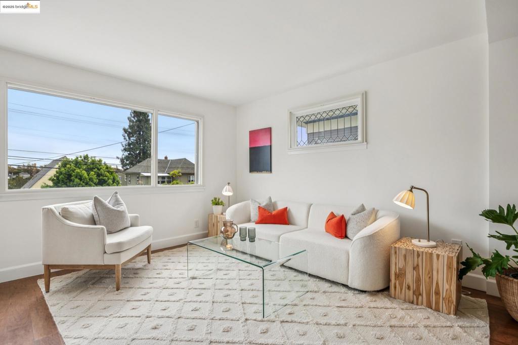 PIEDMONT AVENUE - Residential