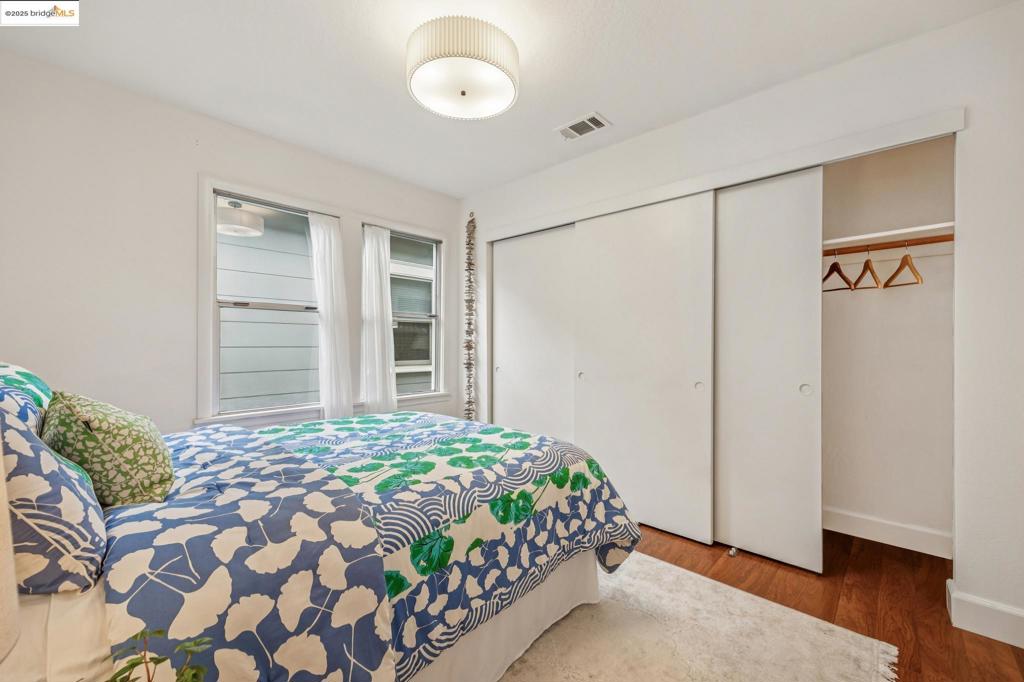 PIEDMONT AVENUE - Residential