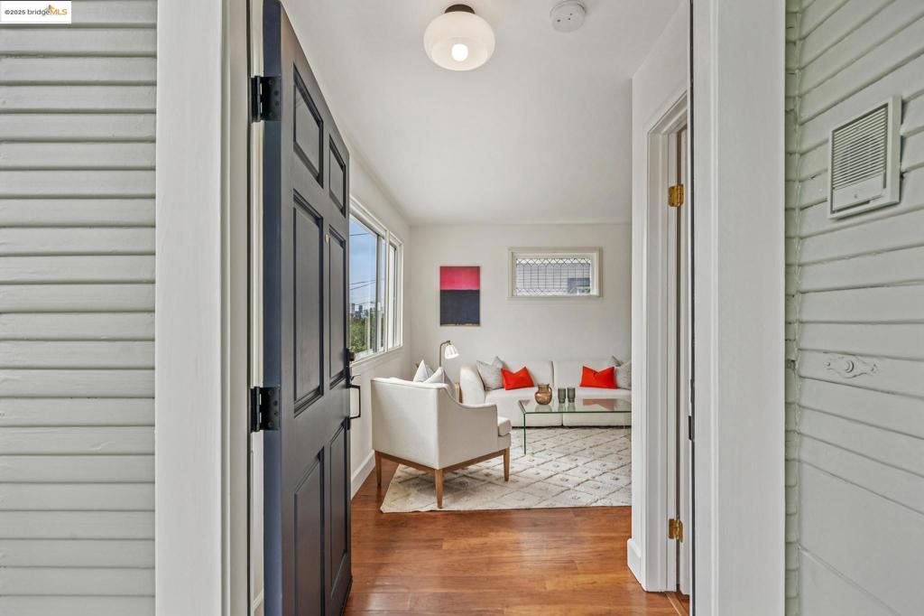 PIEDMONT AVENUE - Residential