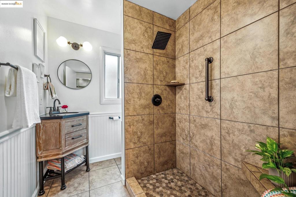 PIEDMONT AVENUE - Residential