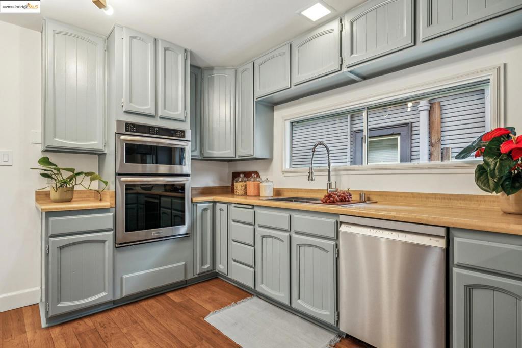PIEDMONT AVENUE - Residential
