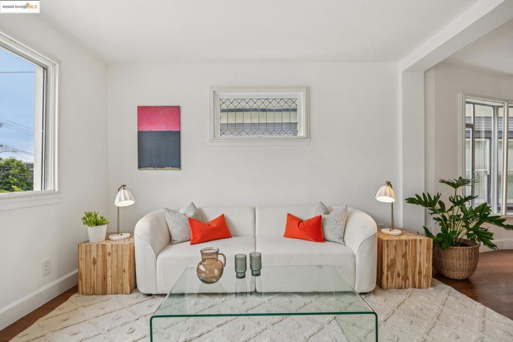PIEDMONT AVENUE - Residential