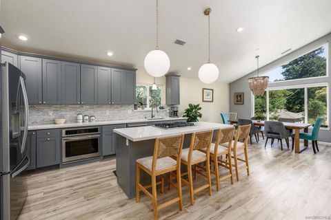 Photo of 718 Walnut Ave, Ukiah, CA 95482 (MLS # 260007430SD)