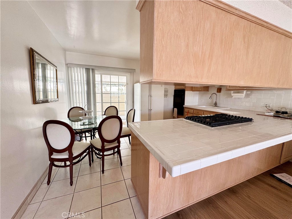 1152 North West Street 23