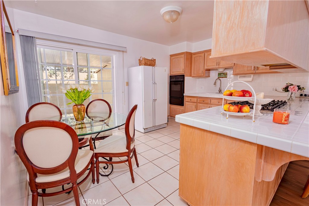 1152 North West Street 23