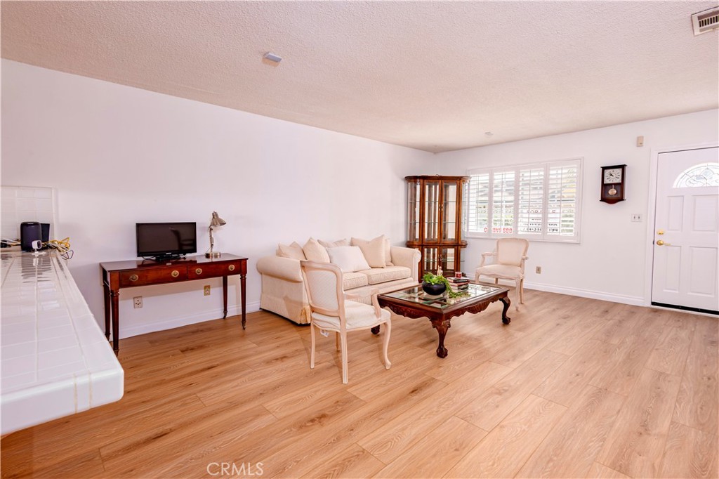 1152 North West Street 23