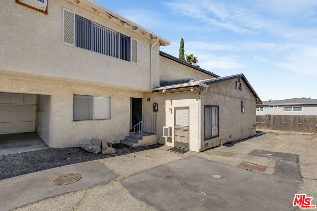 10139 Hillhaven Avenue