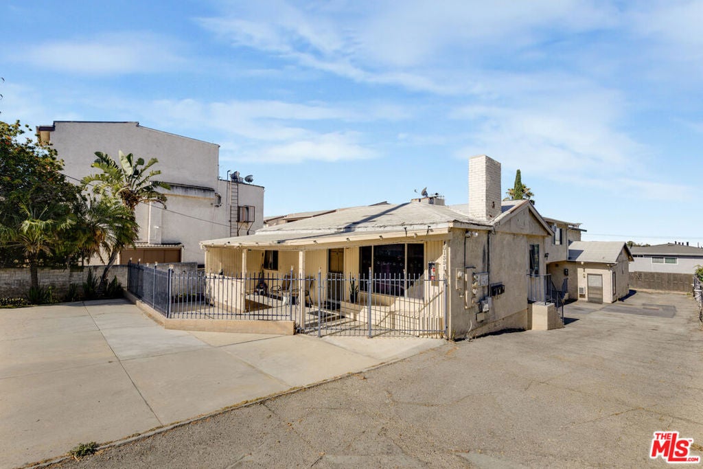10139 Hillhaven Avenue