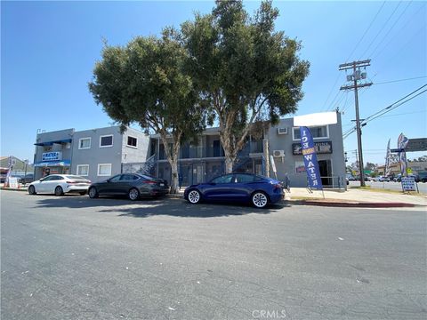 Photo of 13735 Victory Boulevard #9, Van Nuys, CA 91401 (MLS # GD26043500)