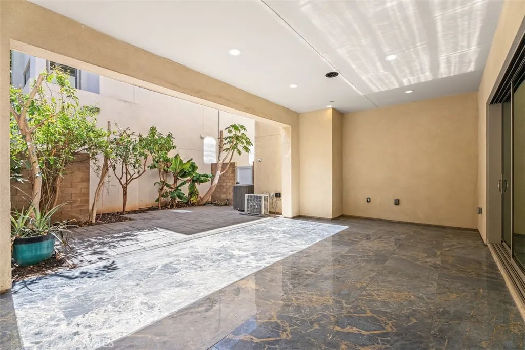 Irvine, California 92618, United States, 4 Bedrooms Bedrooms, ,4 BathroomsBathrooms,Residential,Active,207690