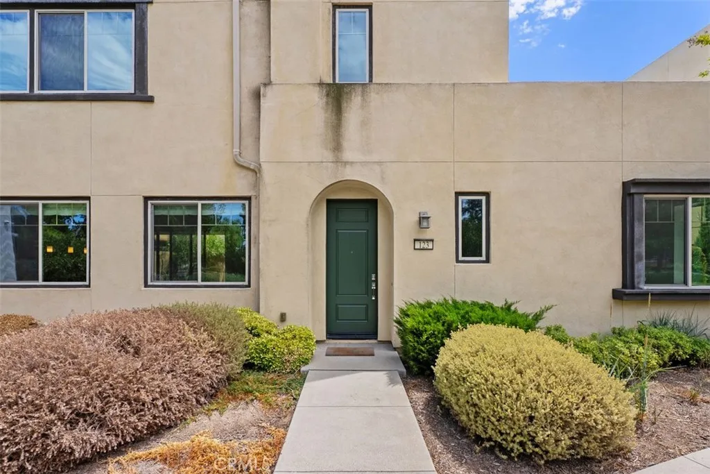 Irvine, California 92618, United States, 4 Bedrooms Bedrooms, ,4 BathroomsBathrooms,Residential,Active,207690