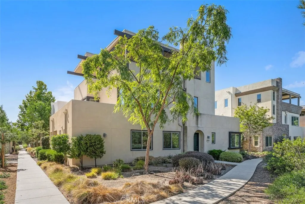 Irvine, California 92618, United States, 4 Bedrooms Bedrooms, ,4 BathroomsBathrooms,Residential,Active,207690