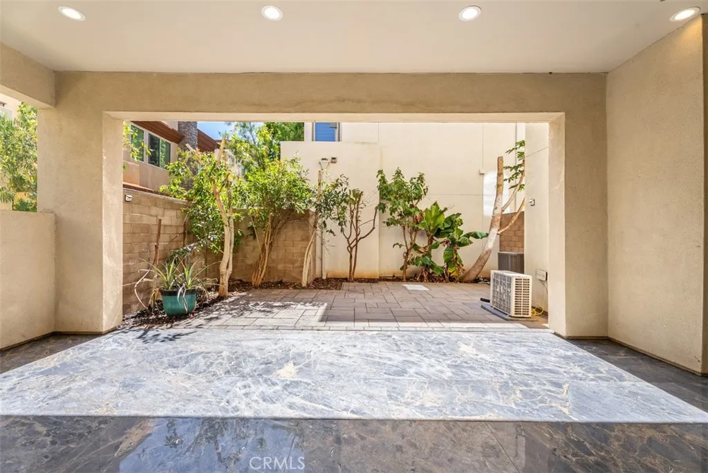 Irvine, California 92618, United States, 4 Bedrooms Bedrooms, ,4 BathroomsBathrooms,Residential,Active,207690