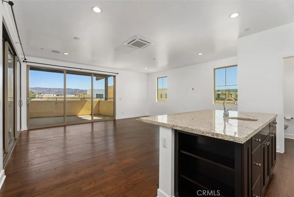 Irvine, California 92618, United States, 4 Bedrooms Bedrooms, ,4 BathroomsBathrooms,Residential,Active,207690