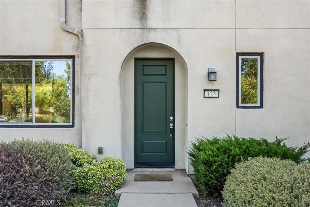 Irvine, California 92618, United States, 4 Bedrooms Bedrooms, ,4 BathroomsBathrooms,Residential,Active,207690