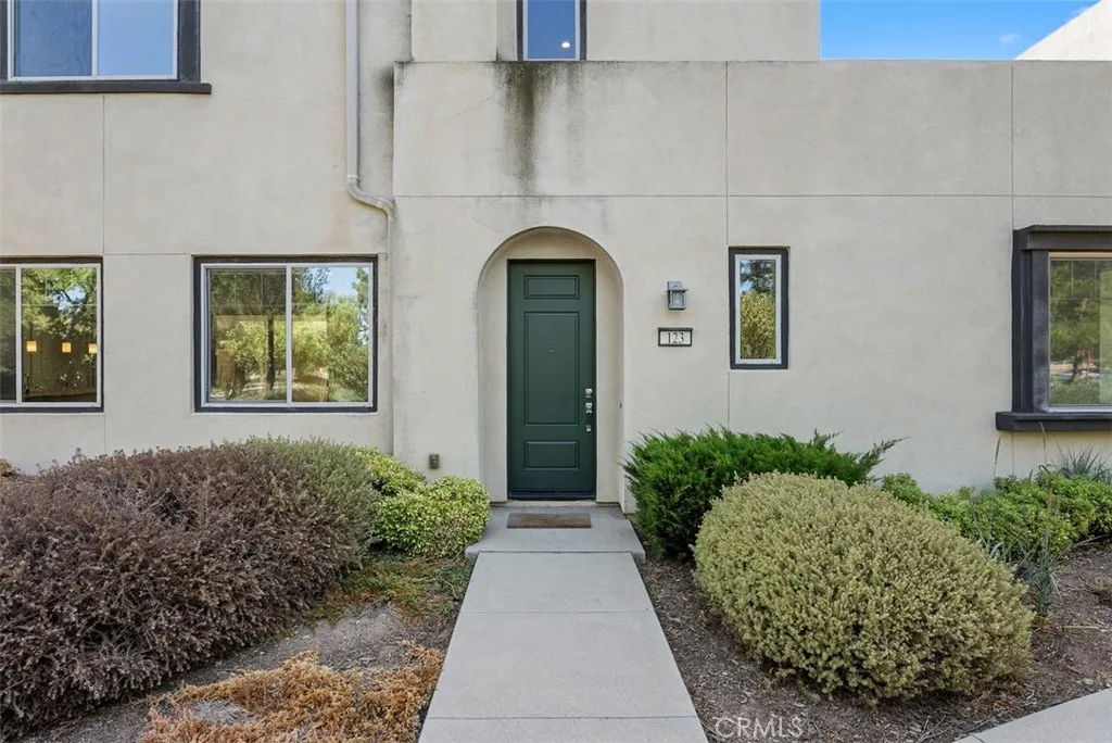 Irvine, California 92618, United States, 4 Bedrooms Bedrooms, ,4 BathroomsBathrooms,Residential,Active,207690