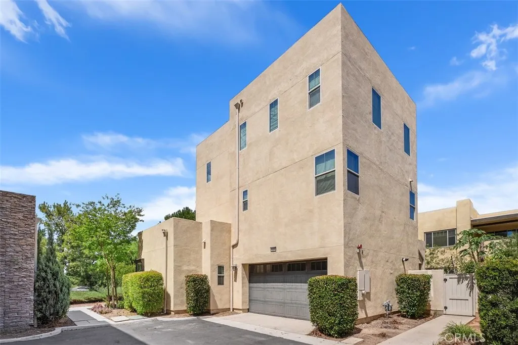 Irvine, California 92618, United States, 4 Bedrooms Bedrooms, ,4 BathroomsBathrooms,Residential,Active,207690