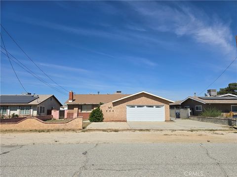 Photo of 3037 W Avenue L4, Lancaster, CA 93536 (MLS # SR26065802)