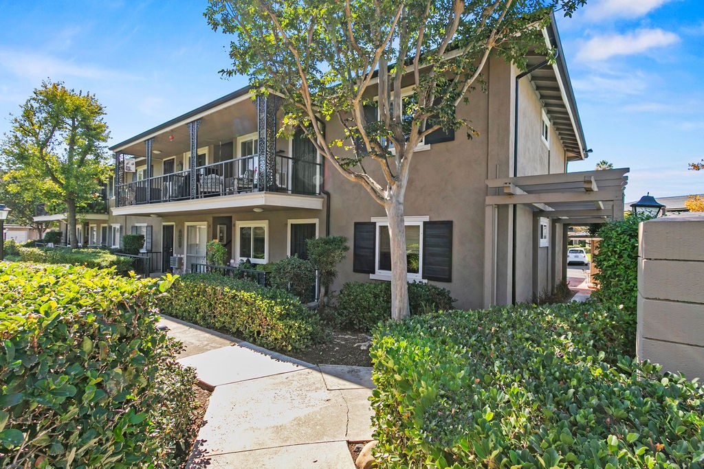 660 S Glassell Street 80