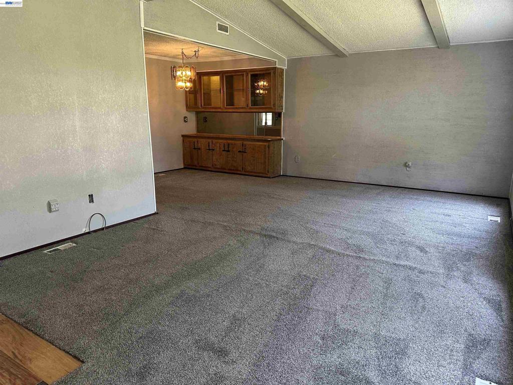 390 Tropicana WY