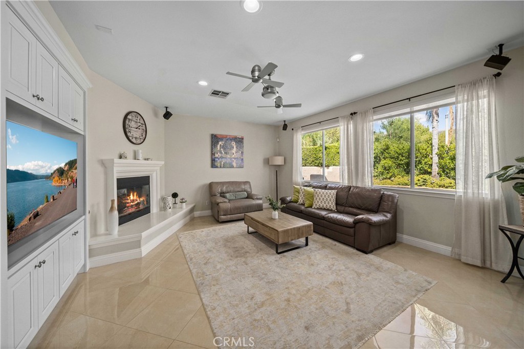 Pacific Summit (PSUM) - Residential