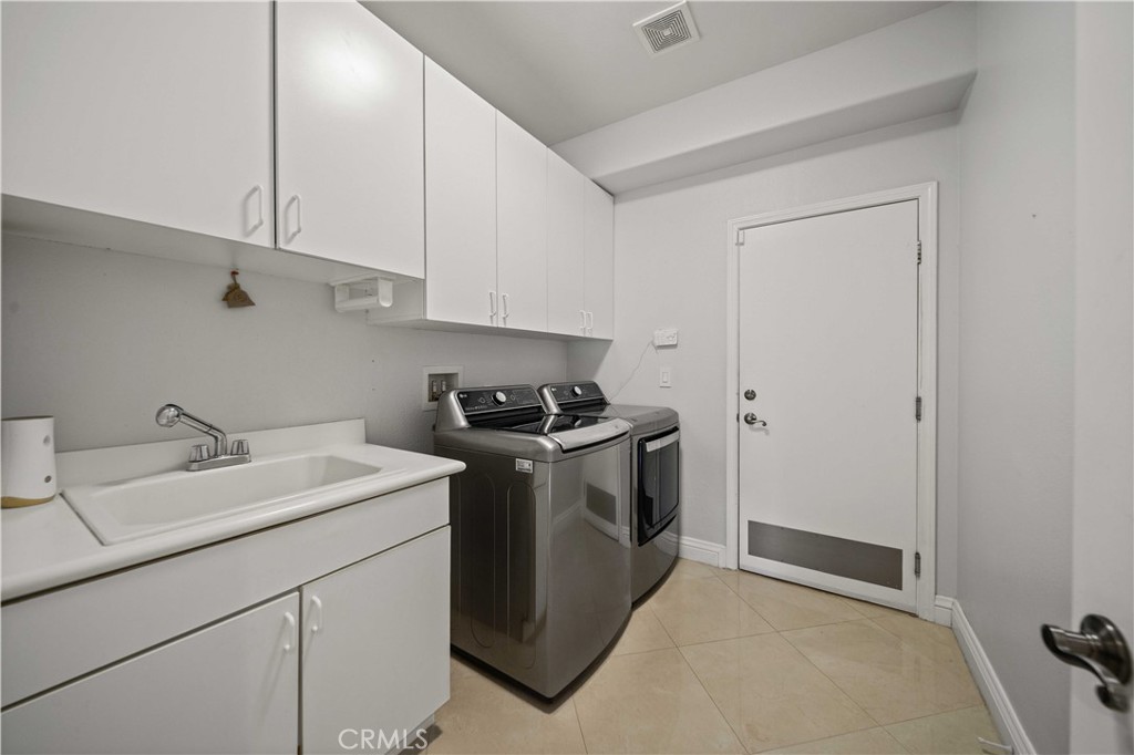 Pacific Summit (PSUM) - Residential