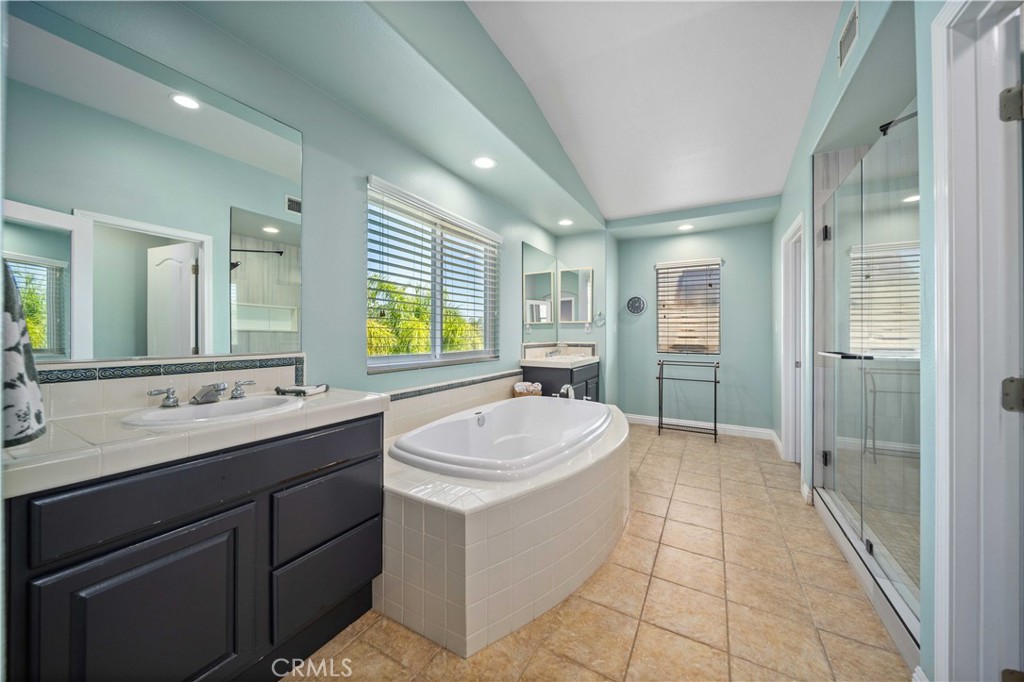 Pacific Summit (PSUM) - Residential