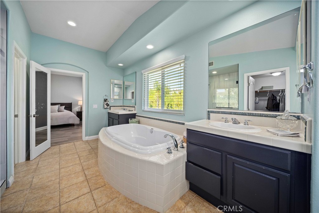 Pacific Summit (PSUM) - Residential